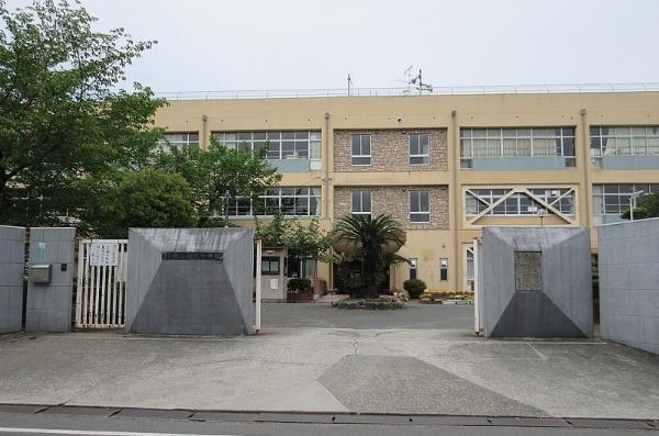 ダイアパレス鶴山台(和泉市立鶴山台北小学校)