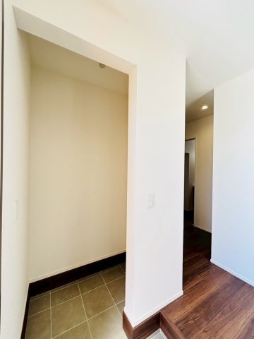 よかタウン/中央区国府2丁目1期/4号棟(収納)