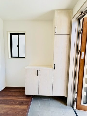 よかタウン/中央区国府2丁目1期/4号棟(玄関)