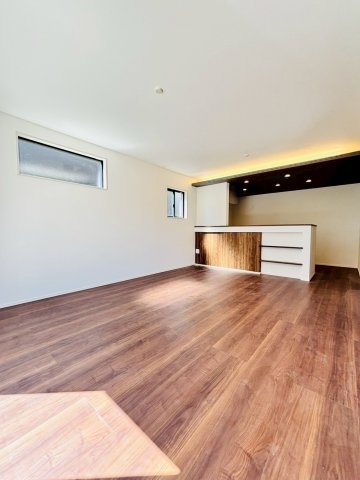 よかタウン/中央区国府2丁目1期/4号棟(リビング)