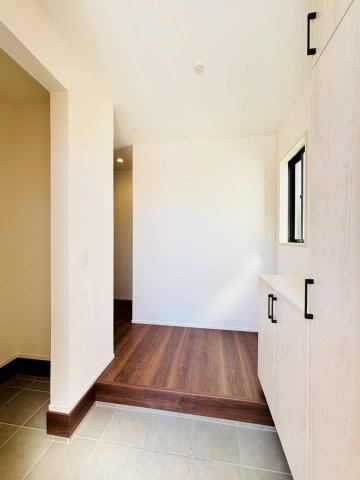 よかタウン/中央区国府2丁目1期/4号棟(玄関)