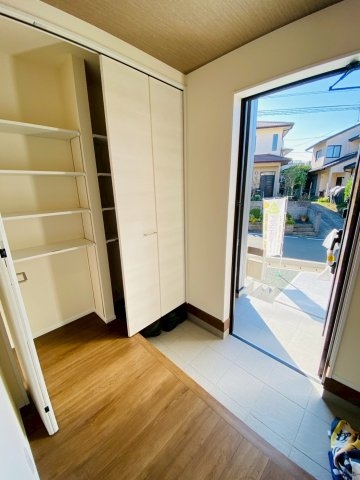 リーブルガーデン/菊陽町原水第三/3号棟(玄関)