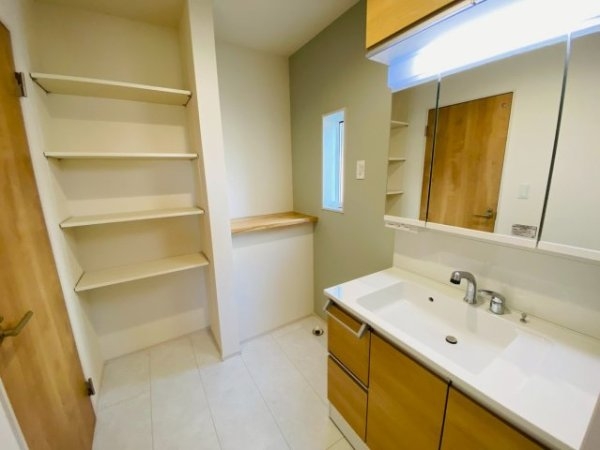 ブルーミングガーデン／北区鶴羽田１丁目／２号棟