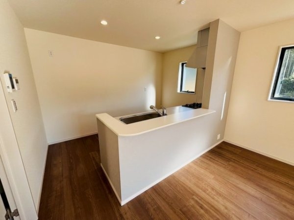 リーブルガーデン／東区戸島西第七／３号棟