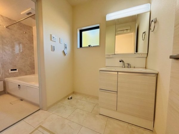 リーブルガーデン／東区戸島西第七／３号棟