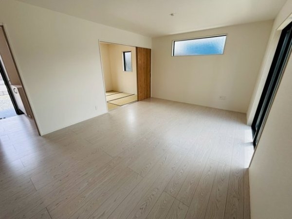 よかタウン／南区元三町1丁目3期／8号棟