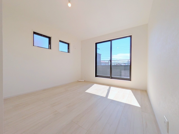 綾瀬市寺尾中4丁目1期　新築分譲住宅　2号棟