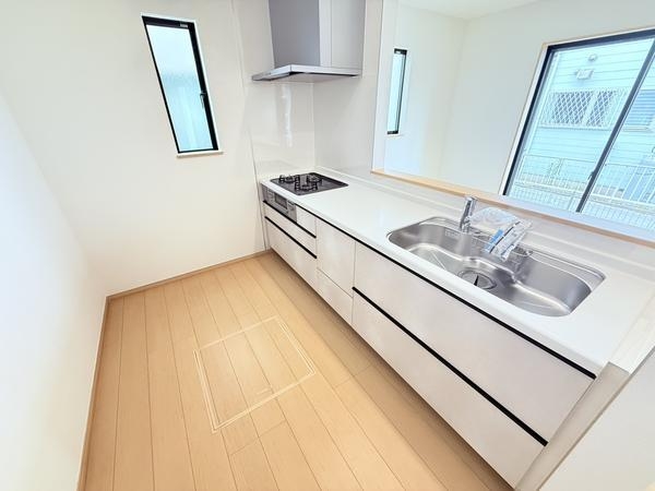 厚木市飯山南3丁目全4棟新築戸建　B号棟