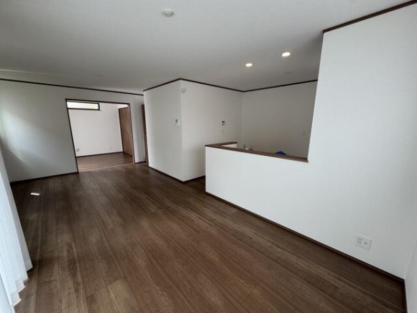 綾瀬市綾西４丁目１８６９番　1号棟