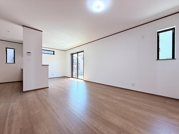 綾瀬市綾西４丁目新築戸建