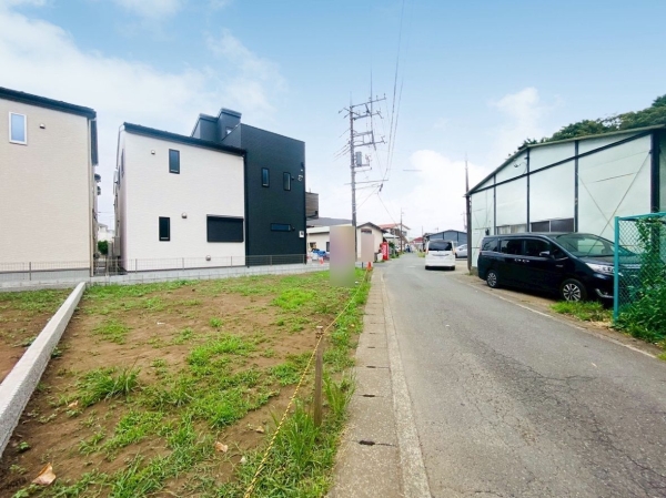 大和市上草柳6丁目 新築戸建 全2棟 B号棟(前面道路含む現地写真)