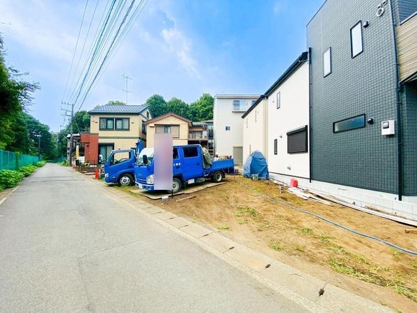 大和市上草柳6丁目 新築戸建 全2棟 B号棟(前面道路含む現地写真)