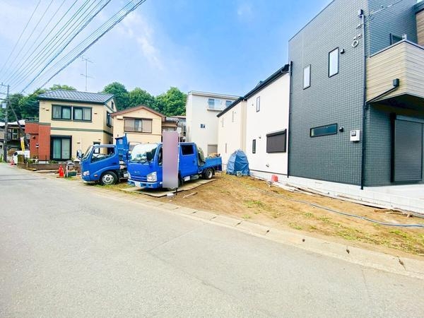 大和市上草柳6丁目 新築戸建 全2棟 B号棟(前面道路含む現地写真)