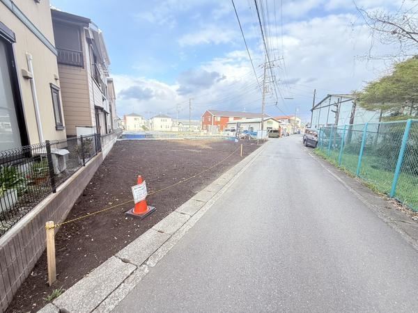 大和市上草柳6丁目 新築戸建 全2棟 B号棟(前面道路含む現地写真)