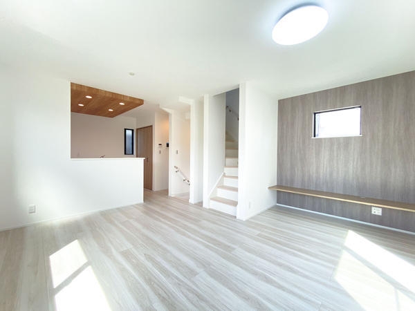 綾瀬市小園 新築戸建(リビング)