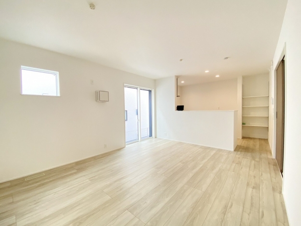 綾瀬市寺尾本町3丁目　新築戸建　全8区画　3号棟