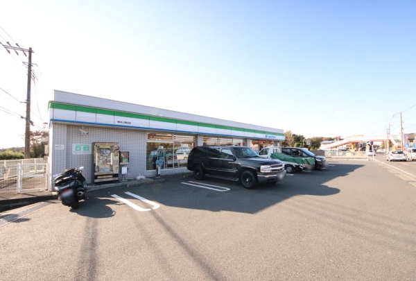 横浜市泉区上飯田町の土地(ファミリーマート 横浜上飯田店)