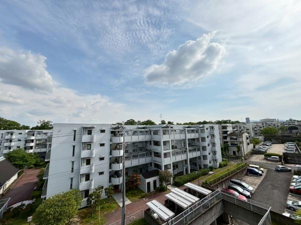 ローレルコートエスタ高の原４号棟