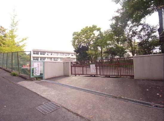 生駒市上町の中古一戸建て(生駒市立あすか野小学校)