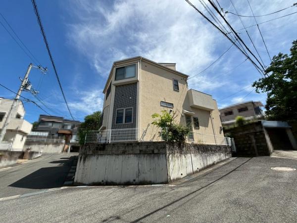 生駒市東菜畑二丁目　中古一戸建