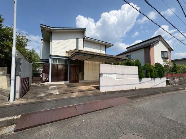 生駒市鹿ノ台北１丁目の土地