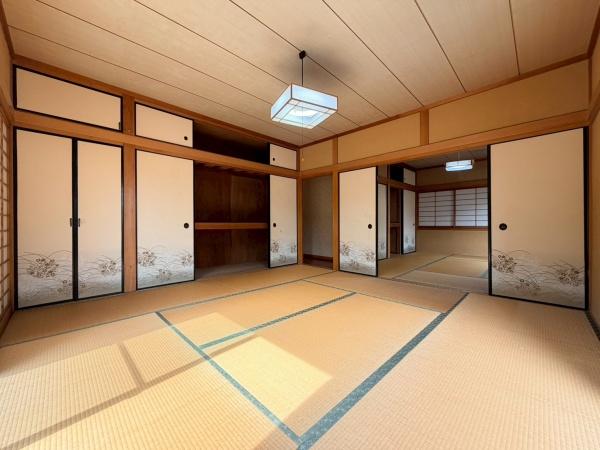 奈良市西登美ヶ丘４丁目の中古一戸建て
