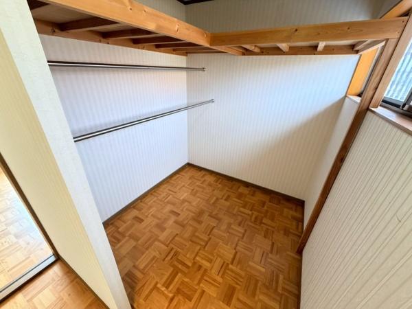 奈良市西登美ヶ丘４丁目の中古一戸建て