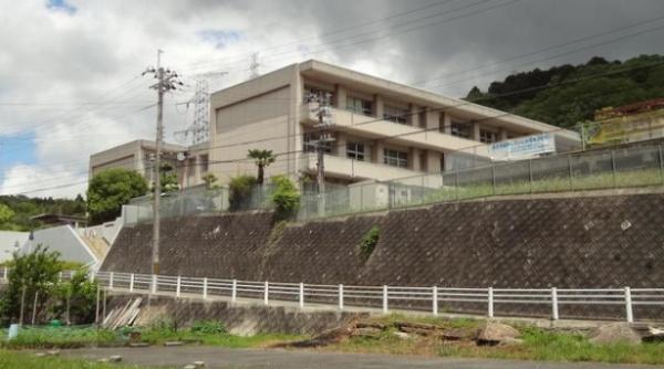 生駒市小明町の中古一戸建て(生駒市立光明中学校)