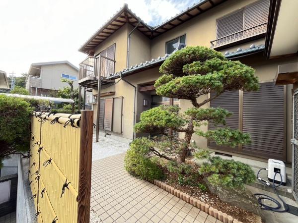 生駒市白庭台５丁目の中古一戸建