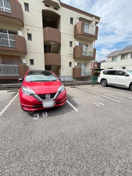 ガーデンヒルズ東大友(駐車場)