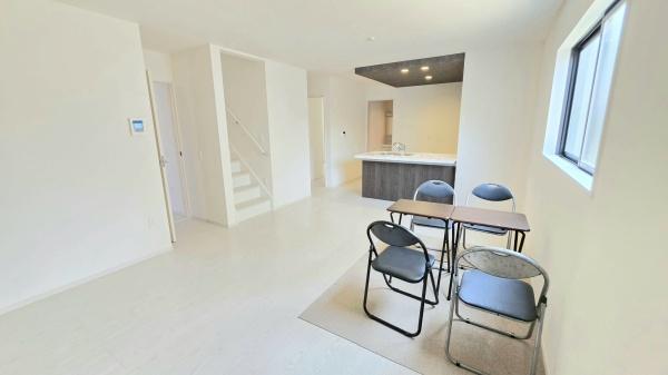 岡崎市六名南２丁目の新築一戸建