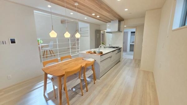 岡崎市上地６丁目の中古一戸建