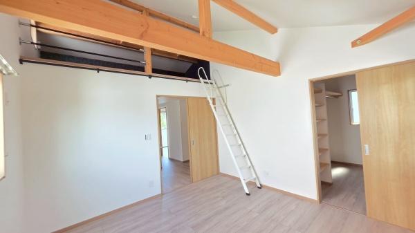 岡崎市上地３丁目の中古一戸建て