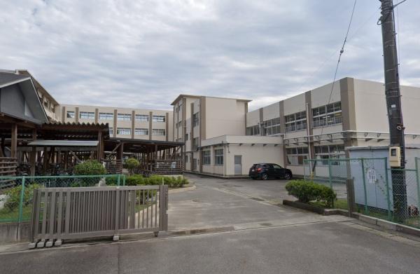 岡崎市国正第１　4号棟(岡崎市立六ツ美中学校)