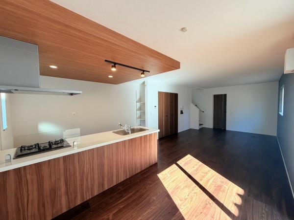 岡崎市二軒屋町１丁目の新築一戸建