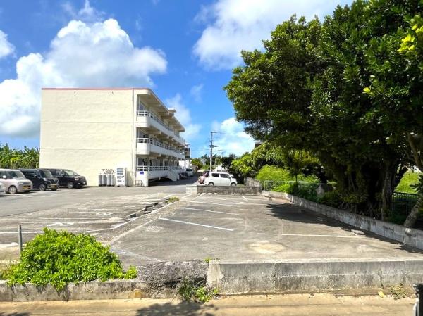 【収益】　平良下里　RCB造　3階建15戸　アパート