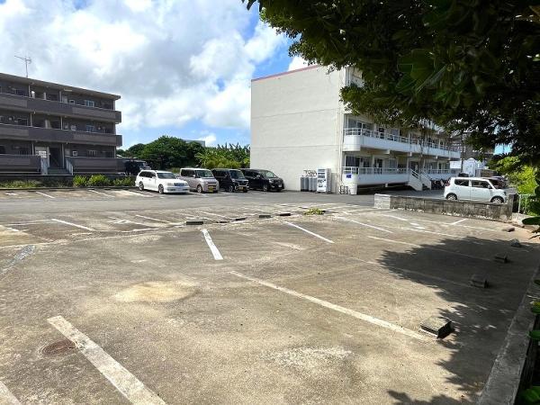 【収益】　平良下里　RCB造　3階建15戸　アパート