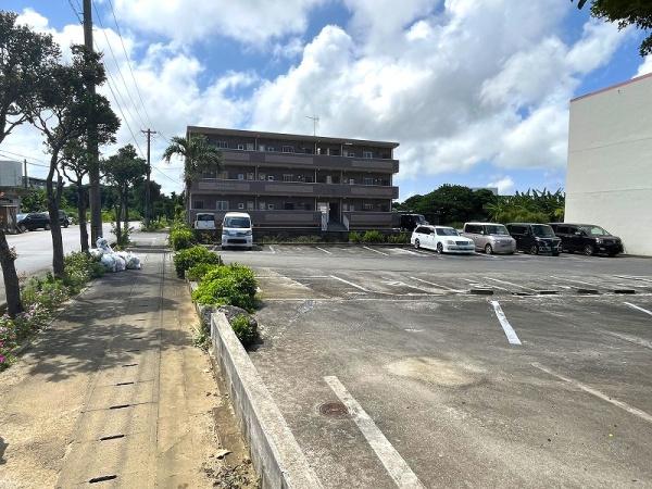 【収益】　平良下里　RCB造　3階建15戸　アパート