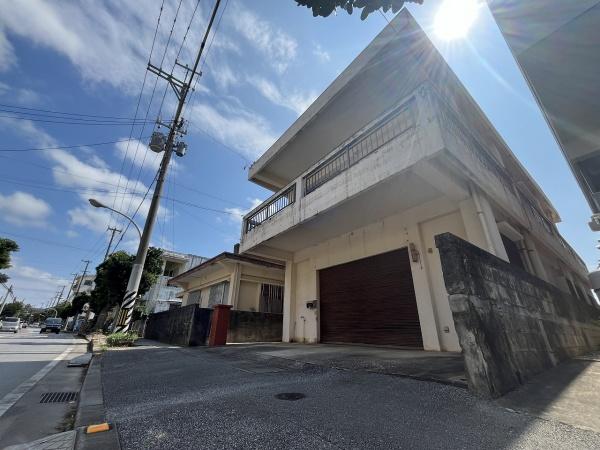平良下里　平一小・下里大通り入口近く店舗住宅　建物58坪