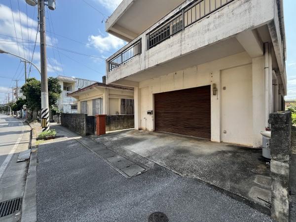 平良下里　平一小・下里大通り入口近く店舗住宅　建物58坪