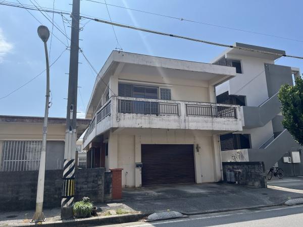 平良下里　平一小・下里大通り入口近く店舗住宅　建物58坪
