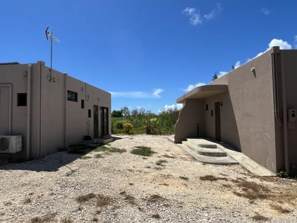 平良狩俣　オーシャンビュー　CB造平屋建ｘ2棟　土地271坪