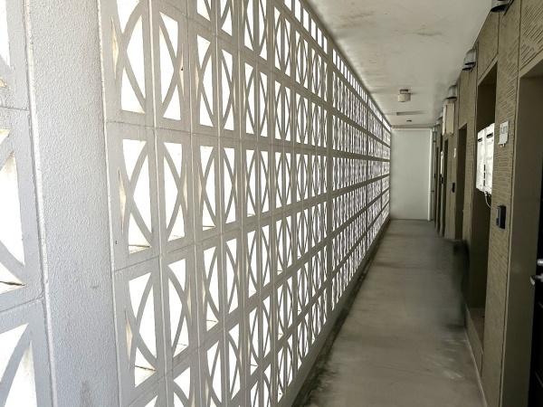 平良下里　腰原公民館隣り　RC造　2階建て8戸