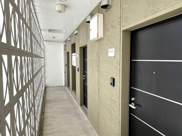 平良下里　腰原公民館隣り　RC造　2階建て8戸