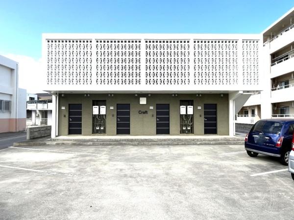 平良下里　腰原公民館隣り　RC造　2階建て8戸