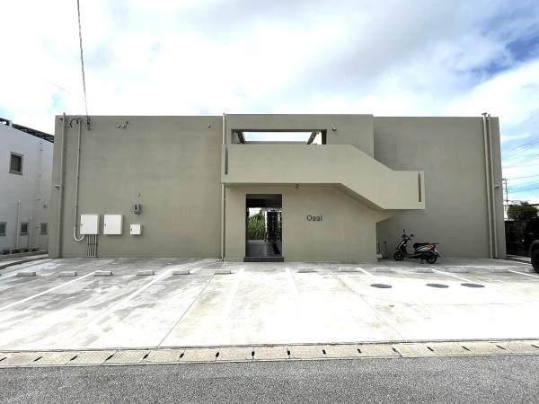 平良松原　徳洲会病院近く　利回り7.32％　RC造　2階建て