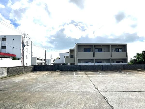 平良松原　徳洲会病院近く　利回り7.32％　RC造　2階建て