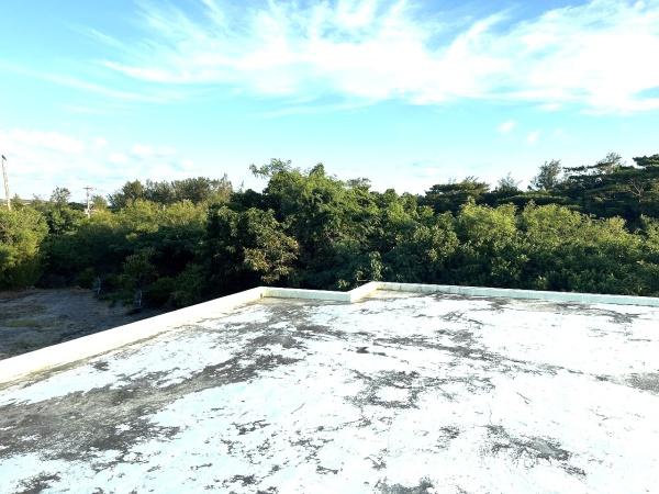 伊良部国仲　入り江前　RC造平屋建　建物18坪　土地397坪