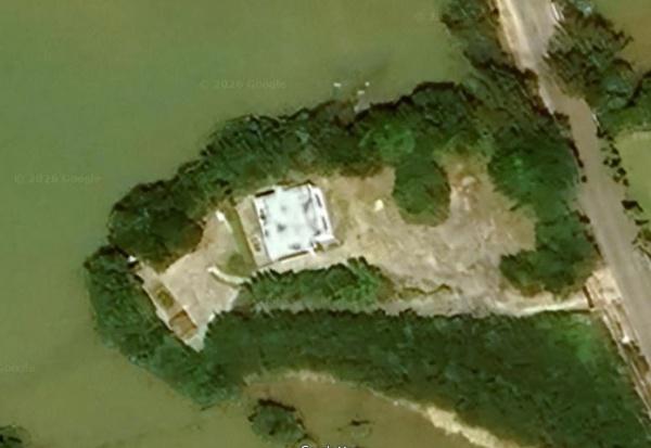 伊良部国仲　入り江前　RC造平屋建　建物18坪　土地397坪