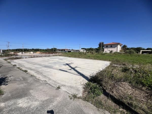 【土地】下地与那覇前浜ビーチ徒歩7分　約695坪　雑種地